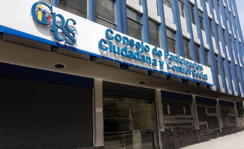 Fiscalía allana las oficinas del CPCCS tras una denuncia de Roberto Romero