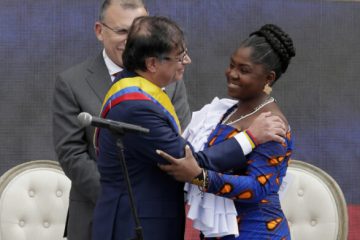 GUSTAVO PETRO SE CONVIERTE EN EL NUEVO PRESIDENTE DE COLOMBIA
