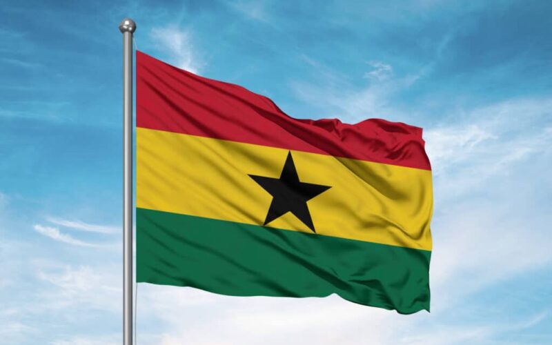 2 Ministros de Ghana y otras 6 personas fallecieron en un accidente en helicóptero