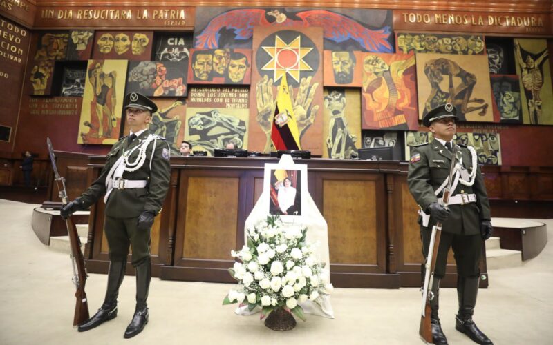 Póstumo homenaje para Mariuxi Sánchez, tras su fallecimiento a causa del cáncer