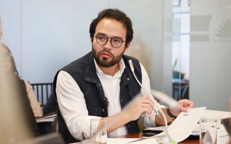 SE DEFIENDE EDGAR LAMA PRESIDENTE DEL IESS SALPICADO POR GLOSA DE CONTRALORÍA