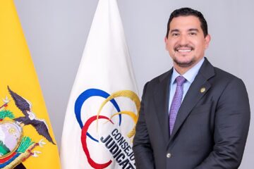 DÁMIAN LARCO FUE DESIGNADO COMO PRESIDENTE TEMPORAL DEL CONSEJO DE LA JUDICATURA