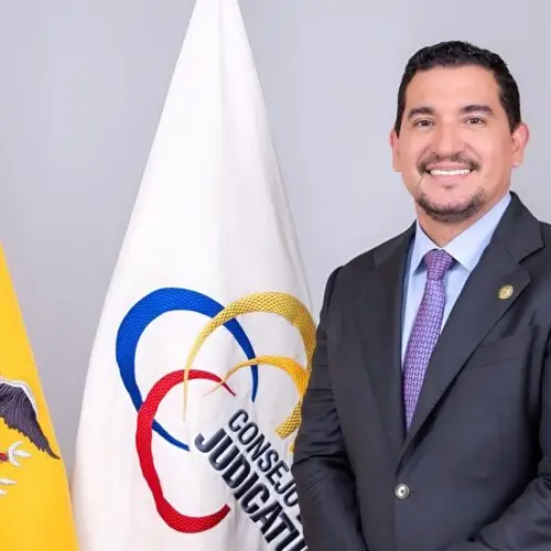 DÁMIAN LARCO FUE DESIGNADO COMO PRESIDENTE TEMPORAL DEL CONSEJO DE LA JUDICATURA