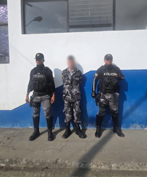 JUEZA DEJA EN LIBERTAD A FALSO POLICÍA QUE USABA IA PARA ENGAÑAR